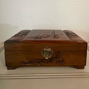 Vintage HAND CARVED FOOTED WOOD JEWELRY BOX Fish, Bird, Mountain Made In Taiwan
